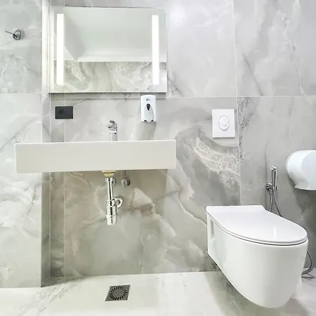1 Bedroom 1119 *