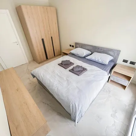 Apartment 1 Bedroom 1119 *